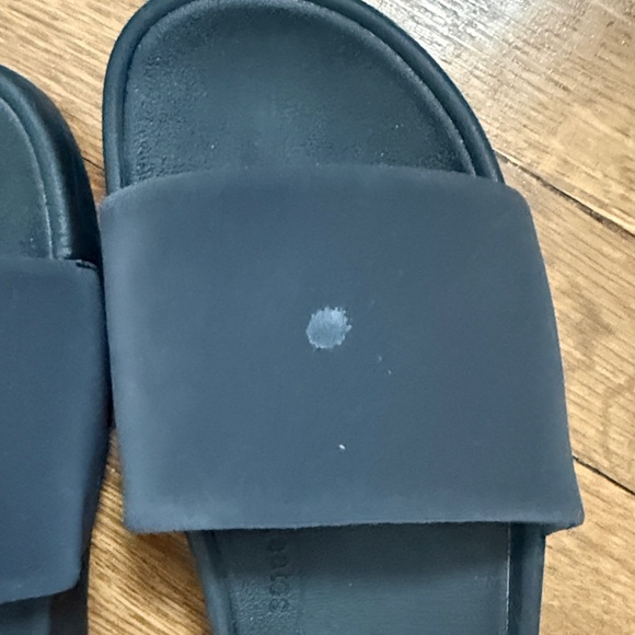 Lululemon Black Casual Slide Sandals - Picture 5 of 5